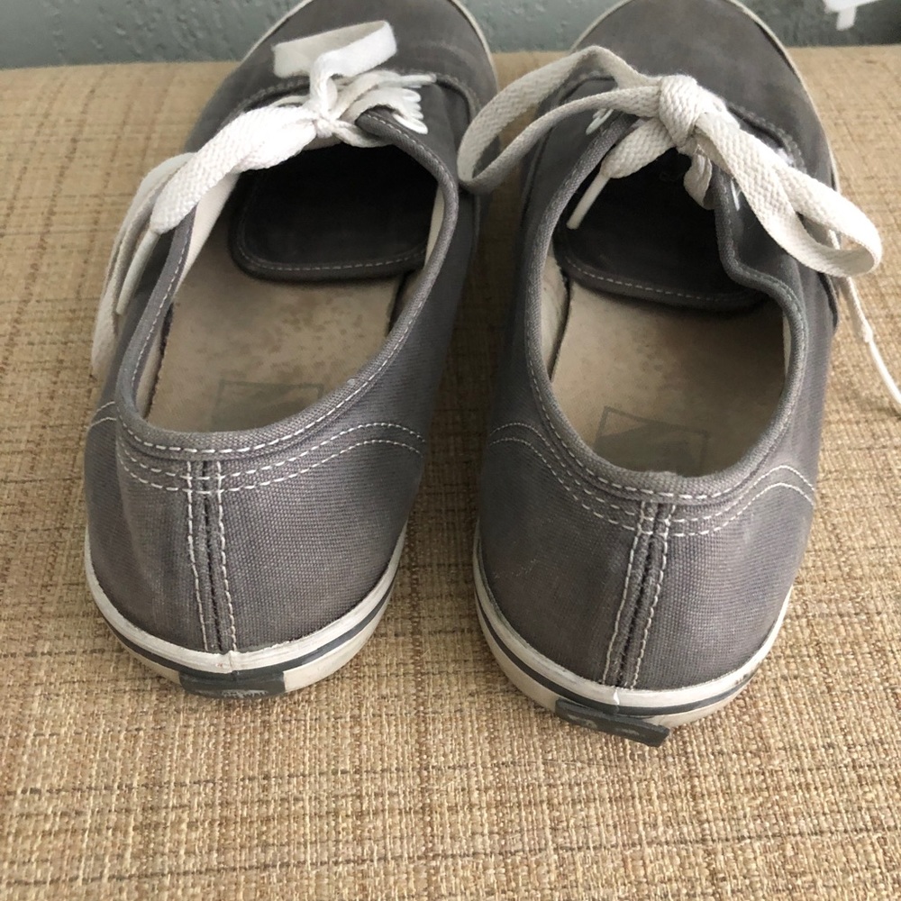Vans - Picture 3 of 4